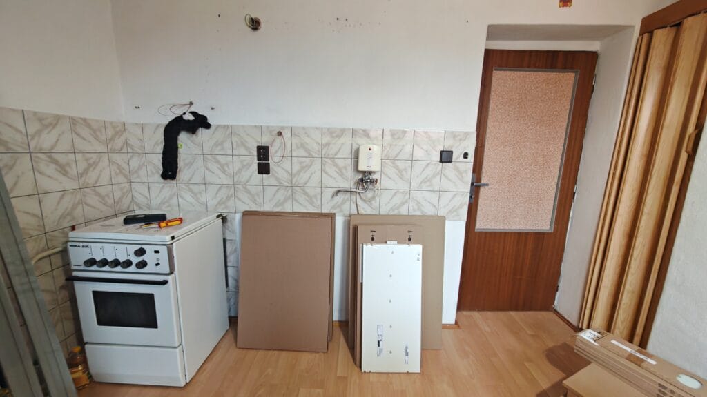 Hodinový manžel Trenčín: Montáž kuchyne IKEA a kompletná rekonštrukcia elektroinštalácie