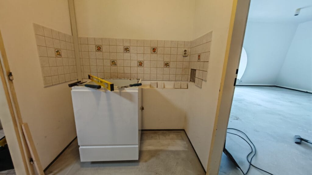 Hodinový manžel Trenčín: Montáž a oprava starej kuchynskej linky IKEA