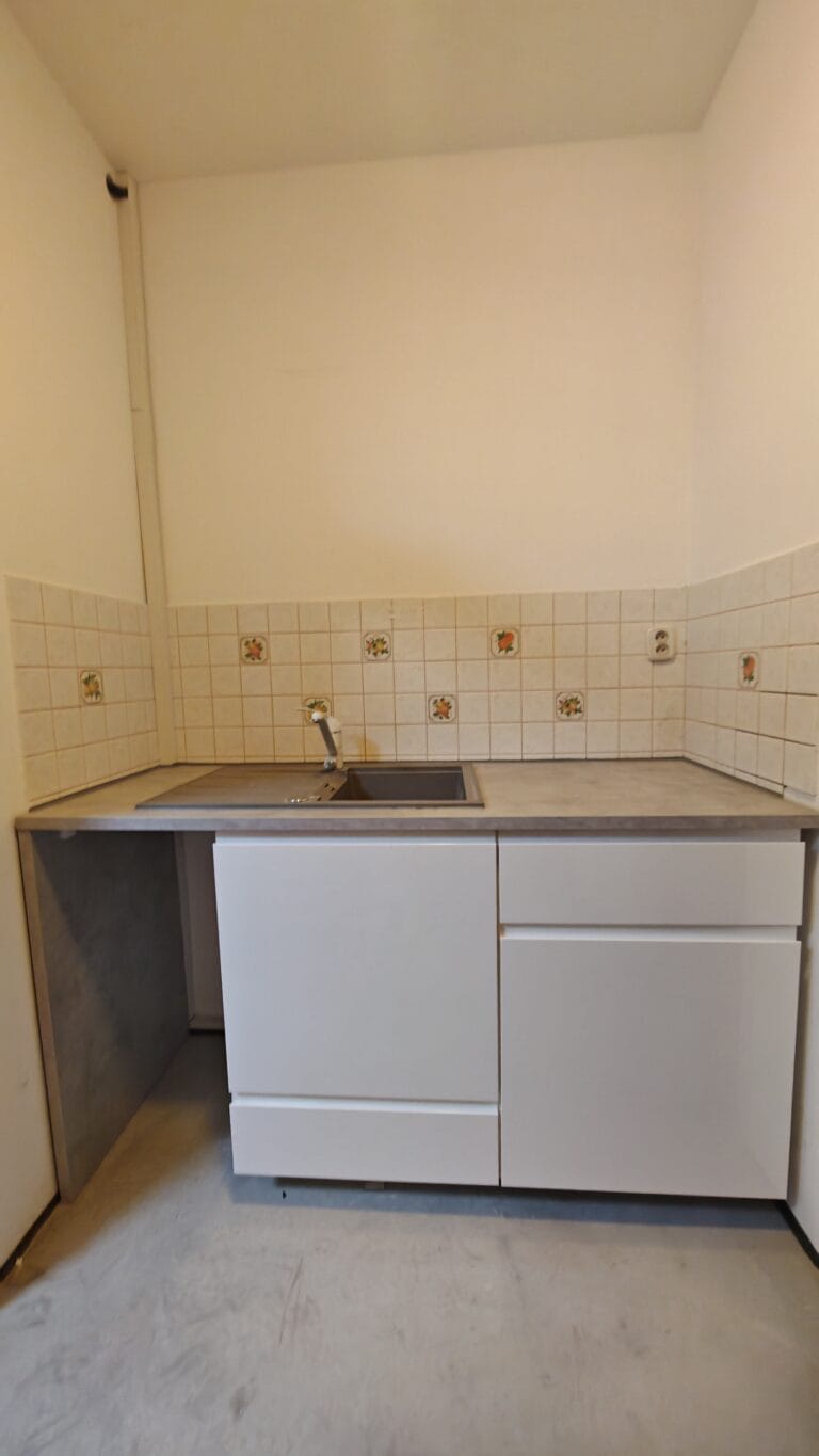 Hodinový manžel Trenčín: Montáž a oprava starej kuchynskej linky IKEA